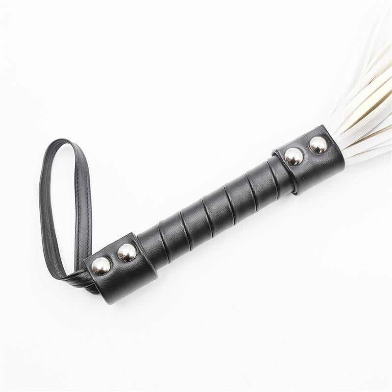 Double Rivet Flogger 44 cm