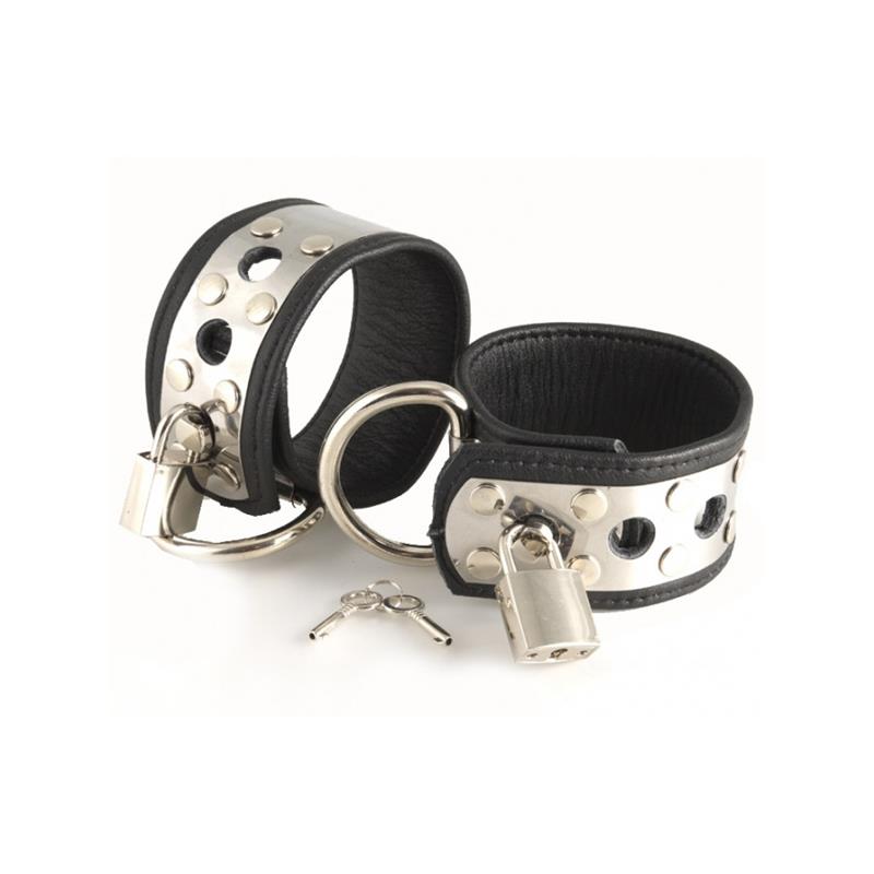 Cuffs with metal and padlock Adjustable